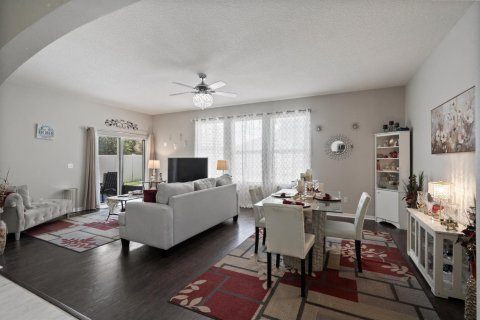 House in Orlando, Florida 5 bedrooms, 292.46 sq.m. № 2179042 - photo 10