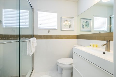 Снять в аренду виллу или дом в Дания-Бич, Флорида 4 спальни, 167.22м2, № 1958542 - фото 12