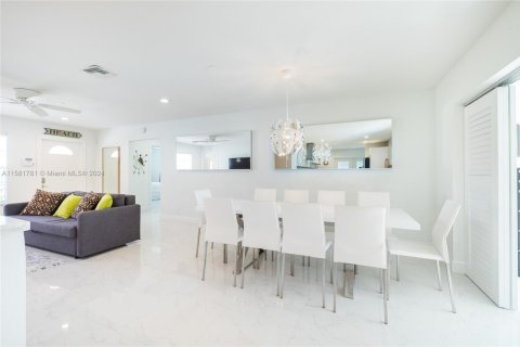 Снять в аренду виллу или дом в Дания-Бич, Флорида 4 спальни, 167.22м2, № 1958542 - фото 4