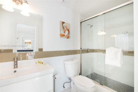 Снять в аренду виллу или дом в Дания-Бич, Флорида 4 спальни, 167.22м2, № 1958542 - фото 6