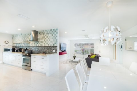 Снять в аренду виллу или дом в Дания-Бич, Флорида 4 спальни, 167.22м2, № 1958542 - фото 9