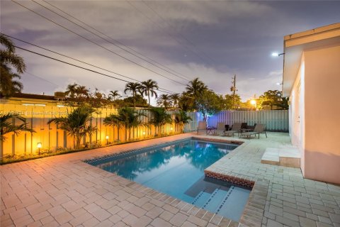 Снять в аренду виллу или дом в Дания-Бич, Флорида 4 спальни, 167.22м2, № 1958542 - фото 16