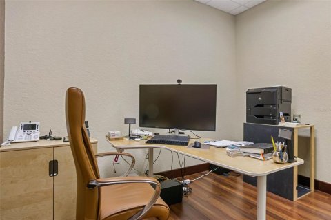 Commercial property in Orlando, Florida № 1512008 - photo 11