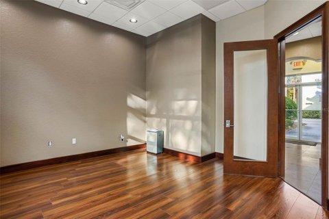 Commercial property in Orlando, Florida № 1512008 - photo 27