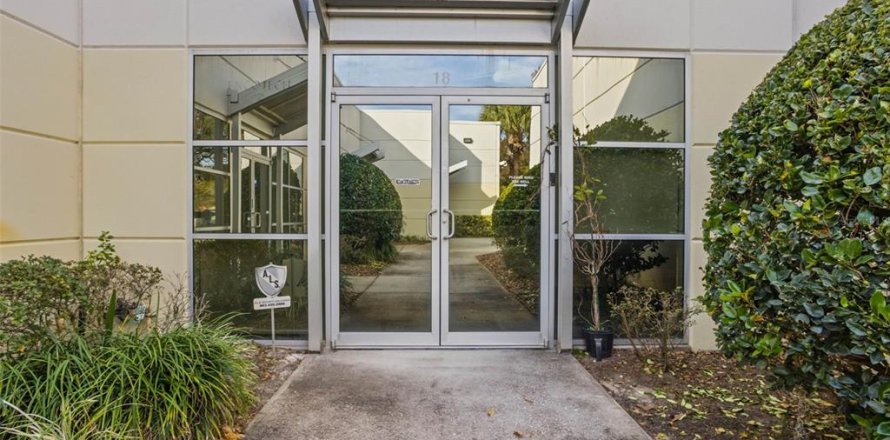 Commercial property in Orlando, Florida № 1512008