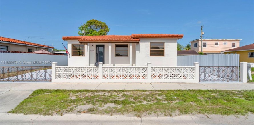 Casa en Hialeah, Florida 3 dormitorios, 130.34 m2 № 1889637