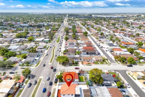 Casa en venta en Hialeah, Florida, 3 dormitorios, 130.34 m2 № 1889637 - foto 27