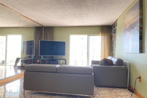 Condo in Sunny Isles Beach, Florida, 2 bedrooms № 2146067 - photo 25