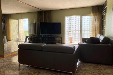 Condo in Sunny Isles Beach, Florida, 2 bedrooms № 2146067 - photo 30