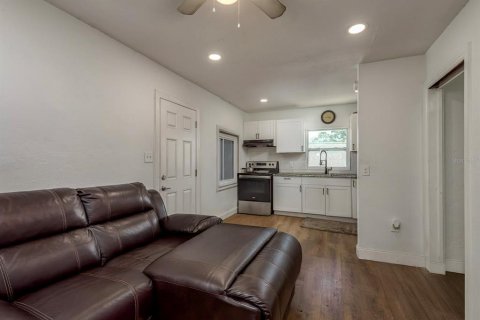 Commercial property in Saint Petersburg, Florida 194.72 sq.m. № 1735411 - photo 17