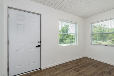 Commercial property in Saint Petersburg, Florida 194.72 sq.m. № 1735411 - photo 15