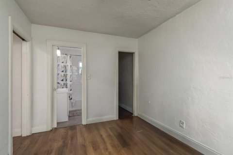 Commercial property in Saint Petersburg, Florida 194.72 sq.m. № 1735411 - photo 21