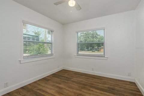 Commercial property in Saint Petersburg, Florida 194.72 sq.m. № 1735411 - photo 8