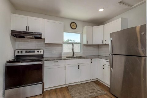 Commercial property in Saint Petersburg, Florida 194.72 sq.m. № 1735411 - photo 19