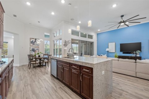 House in Land O' Lakes, Florida 3 bedrooms, 309.36 sq.m. № 1691096 - photo 21