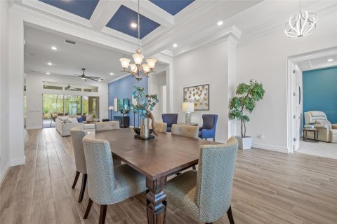 House in Land O' Lakes, Florida 3 bedrooms, 309.36 sq.m. № 1691096 - photo 11