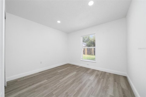 House in Apopka, Florida 3 bedrooms, 117.43 sq.m. № 1833273 - photo 2