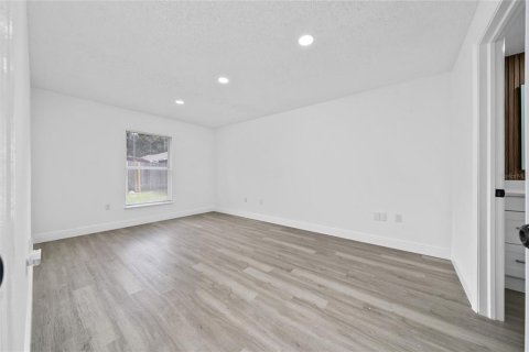 House in Apopka, Florida 3 bedrooms, 117.43 sq.m. № 1833273 - photo 5