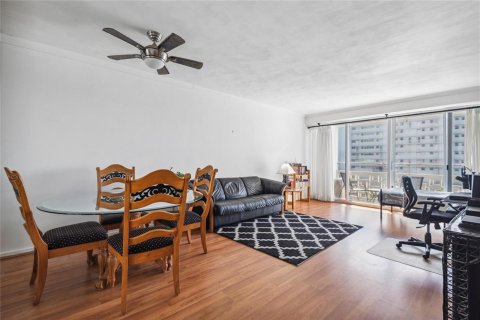 Condominio en venta en Fort Lauderdale, Florida, 1 dormitorio, 74.79 m2 № 2245208 - foto 2