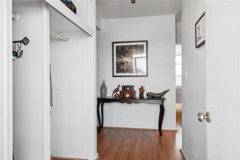 Condominio en venta en Fort Lauderdale, Florida, 1 dormitorio, 74.79 m2 № 2245208 - foto 12