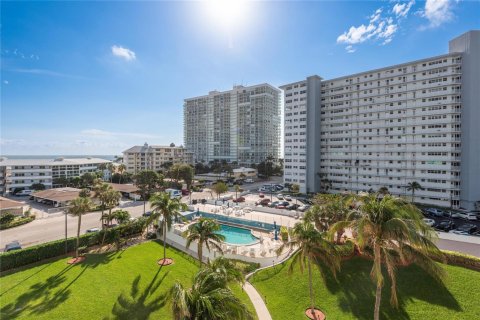 Condominio en Fort Lauderdale, Florida, 1 dormitorio № 2245208