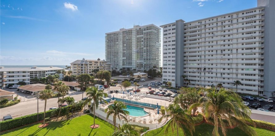 Condominio en Fort Lauderdale, Florida, 1 dormitorio № 2245208