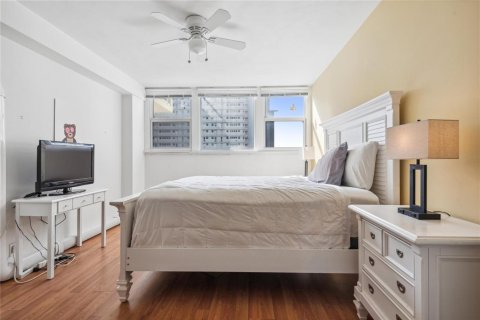 Condominio en venta en Fort Lauderdale, Florida, 1 dormitorio, 74.79 m2 № 2245208 - foto 10