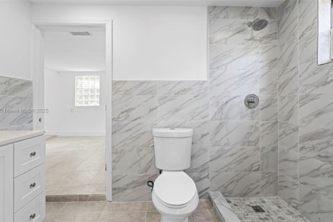 House in North Miami, Florida 3 bedrooms, 151.8 sq.m. № 1971607 - photo 14