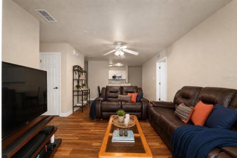 Condo in Gainesville, Florida, 4 bedrooms  № 2324674 - photo 13