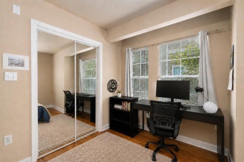 Condo in Gainesville, Florida, 4 bedrooms  № 2324674 - photo 16