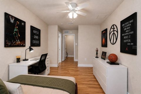 Condo in Gainesville, Florida, 4 bedrooms  № 2324674 - photo 27
