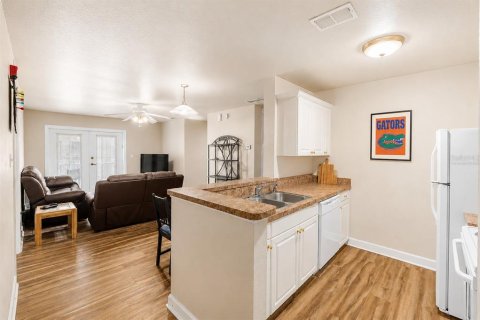 Condo in Gainesville, Florida, 4 bedrooms  № 2324674 - photo 4