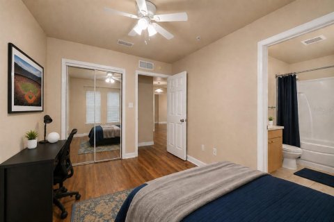 Condo in Gainesville, Florida, 4 bedrooms  № 2324674 - photo 19