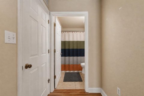 Condo in Gainesville, Florida, 4 bedrooms  № 2324674 - photo 24