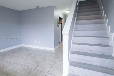 Снять в аренду кондоминиум в Хайалиа, Флорида 2 спальни, 105.26м2, № 2004711 - фото 3