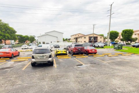 Снять в аренду кондоминиум в Хайалиа, Флорида 2 спальни, 105.26м2, № 2004711 - фото 5