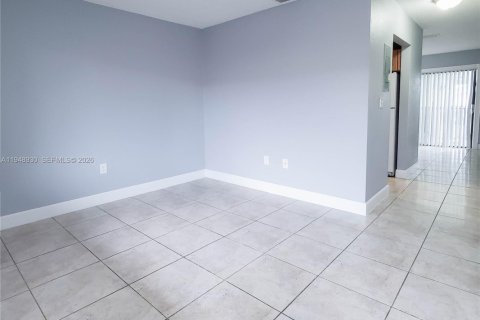 Снять в аренду кондоминиум в Хайалиа, Флорида 2 спальни, 105.26м2, № 2004711 - фото 4