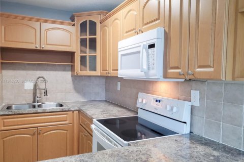 Снять в аренду кондоминиум в Хайалиа, Флорида 2 спальни, 105.26м2, № 2004711 - фото 9