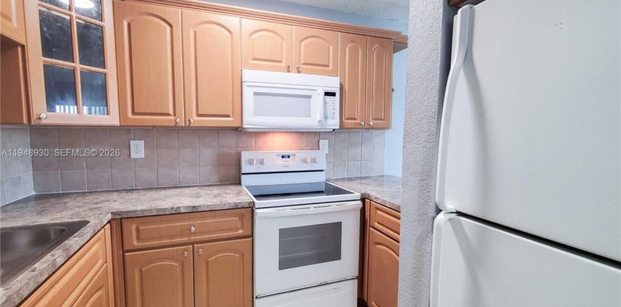 Кондоминиум с 2 спальнями в Хайалиа, Флорида № 2004711