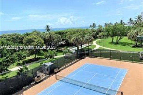 Condo in Hollywood, Florida, 2 bedrooms  № 1877781 - photo 8