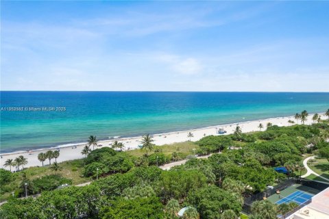 Condo in Hollywood, Florida, 2 bedrooms  № 1877781 - photo 4