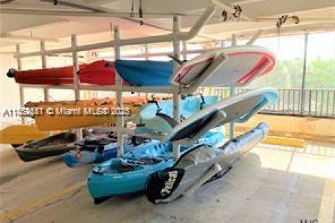 Condo in Hollywood, Florida, 2 bedrooms  № 1877781 - photo 15