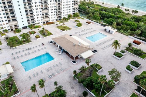 Condo in Hollywood, Florida, 2 bedrooms  № 1877781 - photo 19