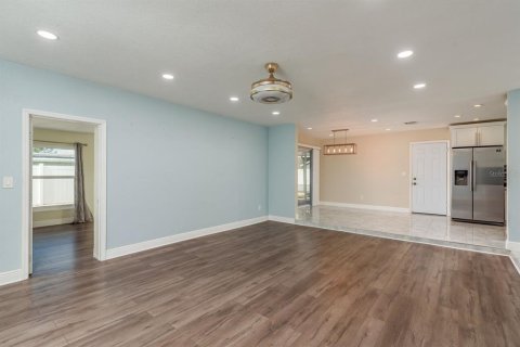 Casa en venta en Clearwater, Florida, 4 dormitorios, 154.96 m2 № 1786186 - foto 6