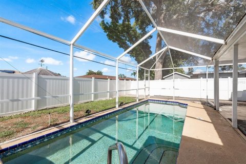 Casa en venta en Clearwater, Florida, 4 dormitorios, 154.96 m2 № 1786186 - foto 2