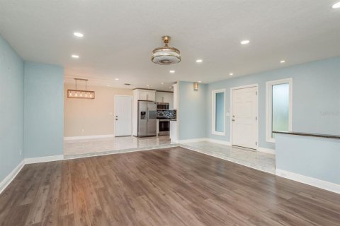 Casa en venta en Clearwater, Florida, 4 dormitorios, 154.96 m2 № 1786186 - foto 7