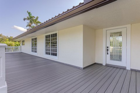 House in Plantation, Florida 5 bedrooms, 372.82 sq.m. № 2084137 - photo 24