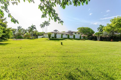 House in Plantation, Florida 5 bedrooms, 372.82 sq.m. № 2084137