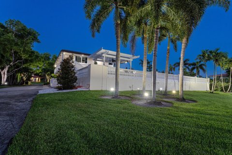 House in Plantation, Florida 5 bedrooms, 372.82 sq.m. № 2084137 - photo 29