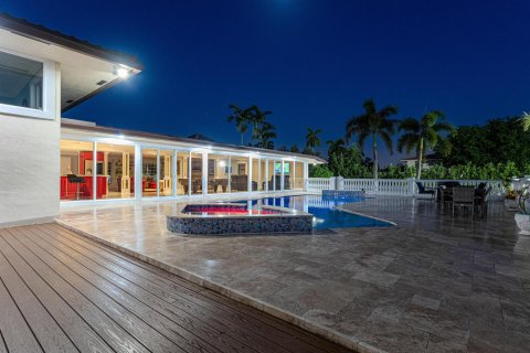 House in Plantation, Florida 5 bedrooms, 372.82 sq.m. № 2084137 - photo 4